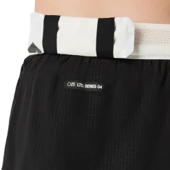 LIMITED SERIES METARUN SPLIT SHORT LÖPARSHORTS